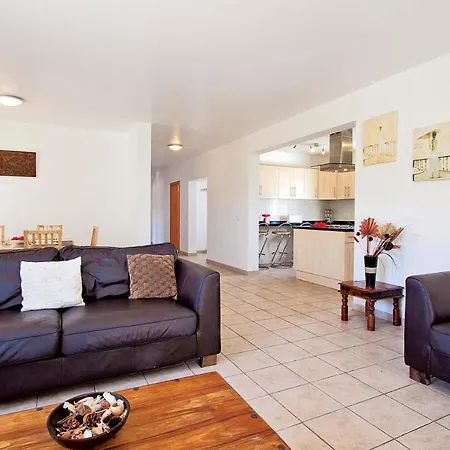 Sleeps 8 Wifi Villa *